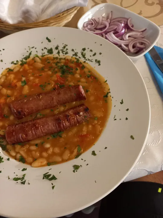 Fasole cu cârnați