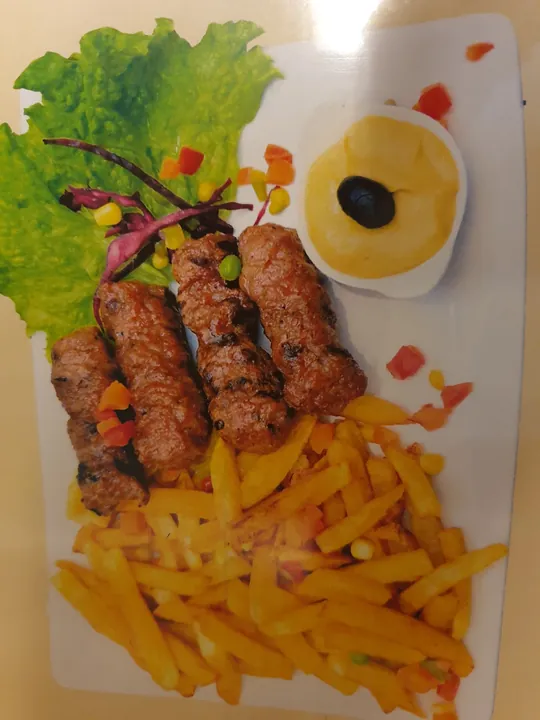 Mititei cu cartofi prăjiți