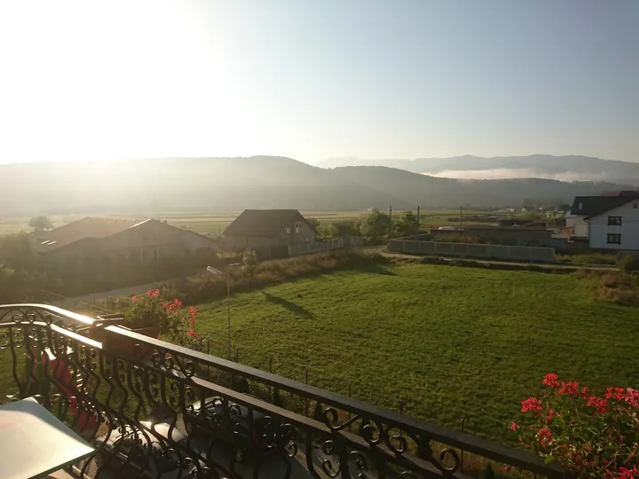 Răsăritul văzut de pe balcon